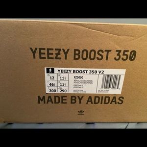 Men’s adidas yeezy 350 carbon. Size 12